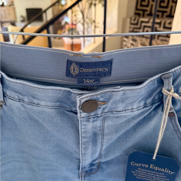 Democracy 14W Curve Equality Wide Leg Jeans Stretch Seam Detail NWT - Picture 4 of 8
